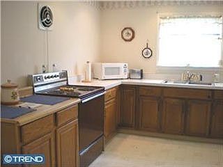 2nd image of 230 Moir Ave