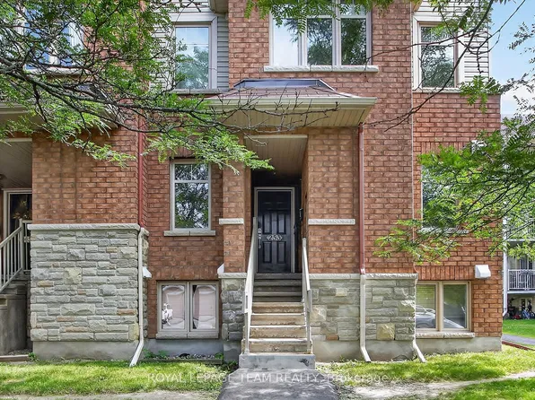 255 Deercroft Ave, Ottawa, ON K2J 0A1