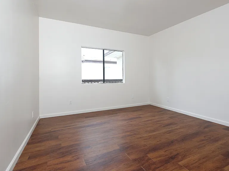 4357 Illinois St — Photo 9