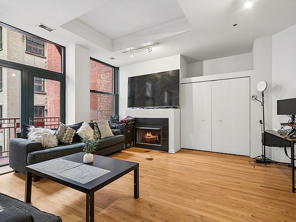 5th image of 208 W Washington St APT 2001