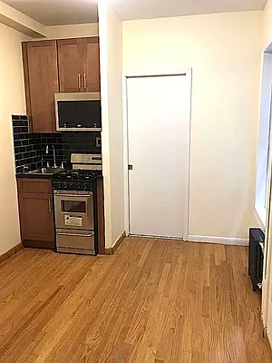 Rented by Waverly Realty Associates | media 4