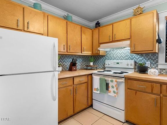5th image of 1017 Tupelo St