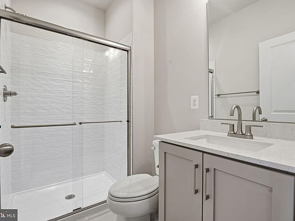 4th image of 116 Crown St