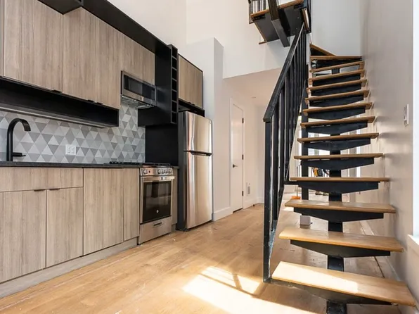 11 Lewis Avenue image 1 of 21