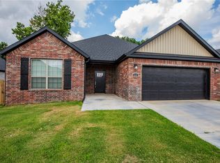1221 Leslie St, Bentonville, AR 72713