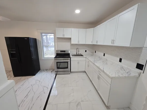 1889 Ontario Ave, Niagara Falls, NY 14305