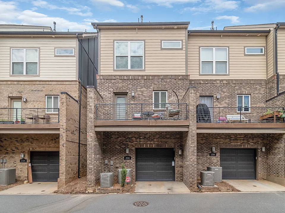 2724 Grand Union Way