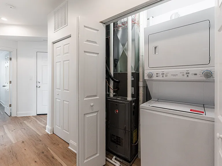 2101 N Hamlin Ave #3F — Photo 9