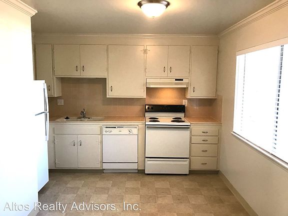4th image of 1360 Jefferson St APT 3