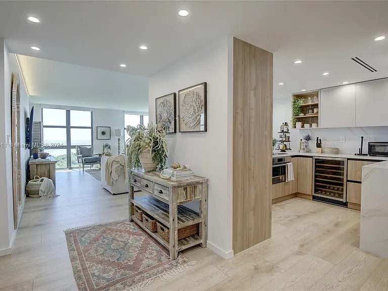 1121 Crandon Blvd #D1201 — Photo 3