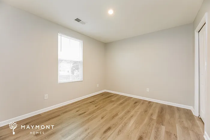 111 Dunbartin Dr — Photo 11