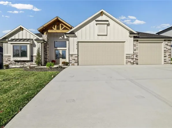 1616 SW 27th St, Lees Summit, MO 64082