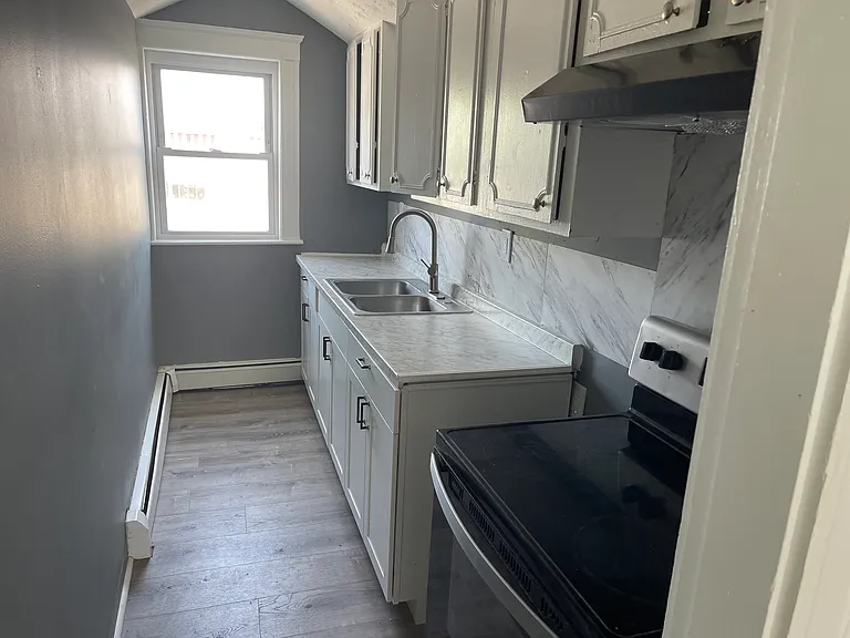 342-342 W River St #2 — Photo 2