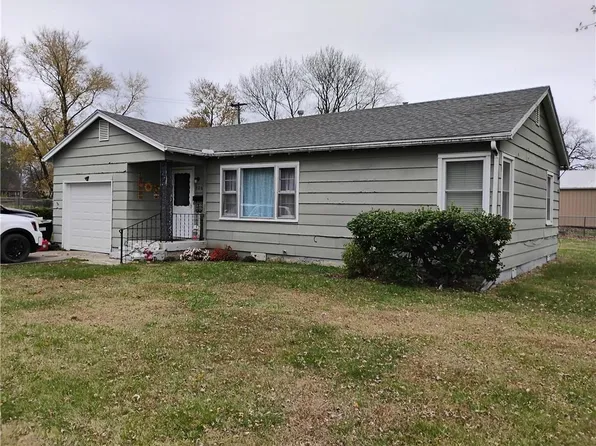 306 N Leonard St, Girard, KS 66743
