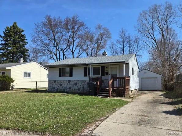 680 S Stirling Ave, Pontiac, MI 48340