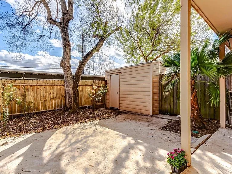 1917M Miramar Ct — Photo 12