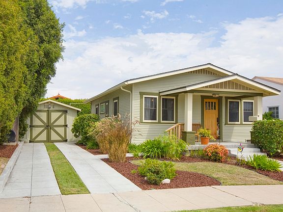 Close to restaurants, parks and easy access to freeways