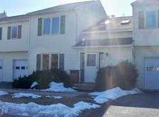 106 Maple Ln, East Stroudsburg, PA 18302
