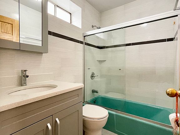 5th image of 9008 Fort Hamilton Pkwy Floor 2