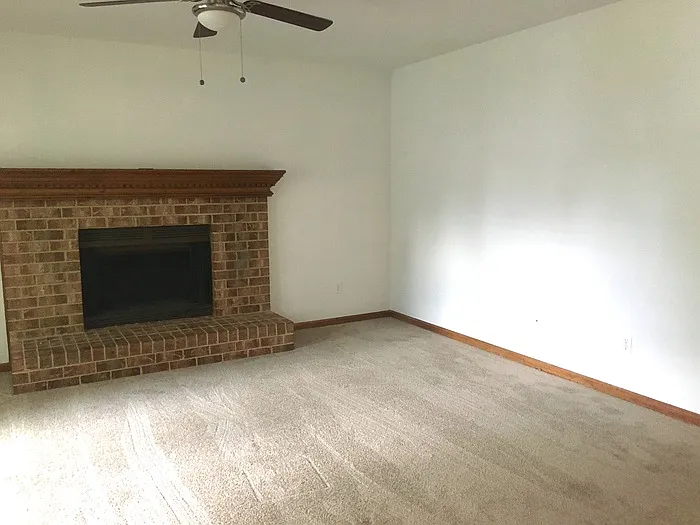 4 bed, 2.0 bath, 1748 sqft, $2,895 — Photo 4