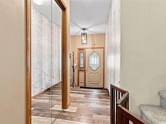 4th image of 202 Zeman COURT