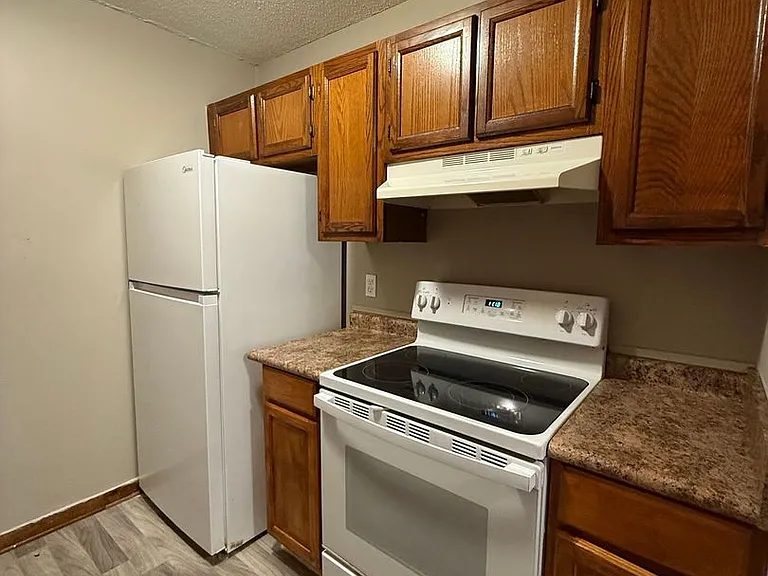 2146 Charles St #6 — Photo 4