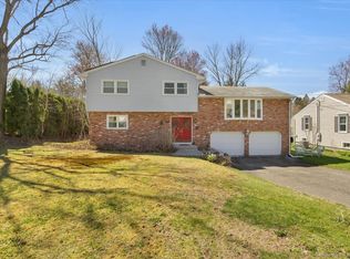 47 White Ave, Middlebury, CT 06762