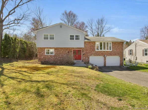 47 White Avenue, Middlebury, CT 06762