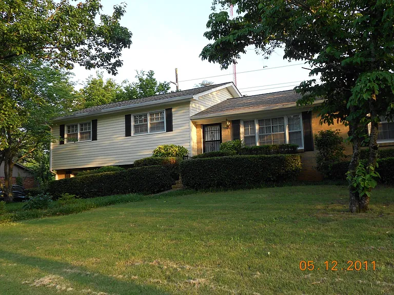 2320 Mountain Oaks Ln — Photo 1