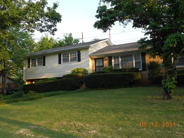 2320 Mountain Oaks Ln, Birmingham, AL 35226
