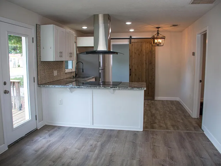 86 Hurwood Ave — Photo 18