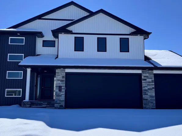 7894 Northern Lights Ave, Horace, ND 58047