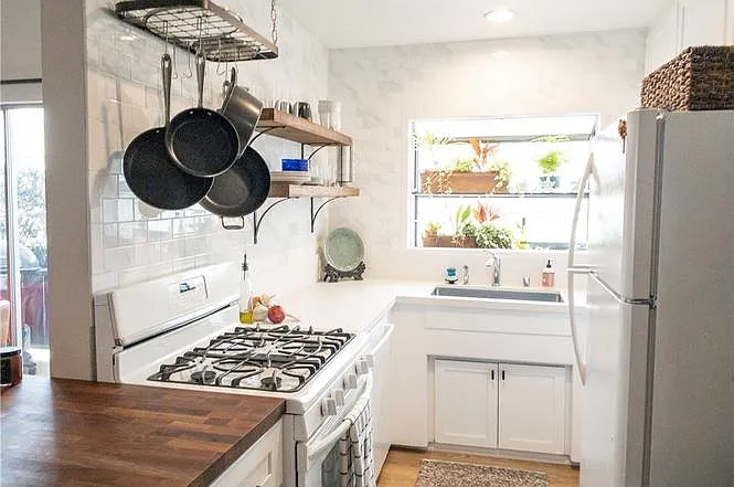 11643 Gorham Ave #206 — Photo 4