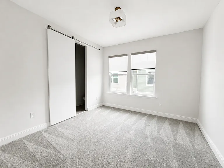 3229 W Horatio St — Photo 13