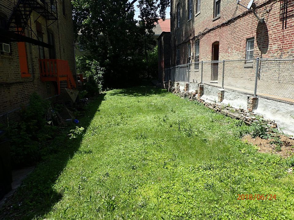 2nd image of 3220 S Morgan St