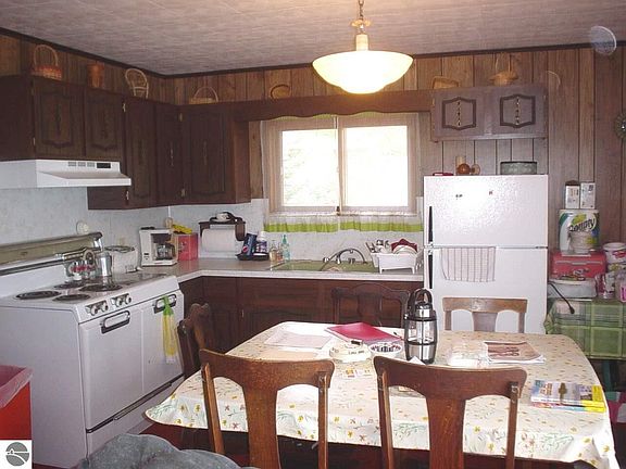3rd image of 2107 Ojibway Trl