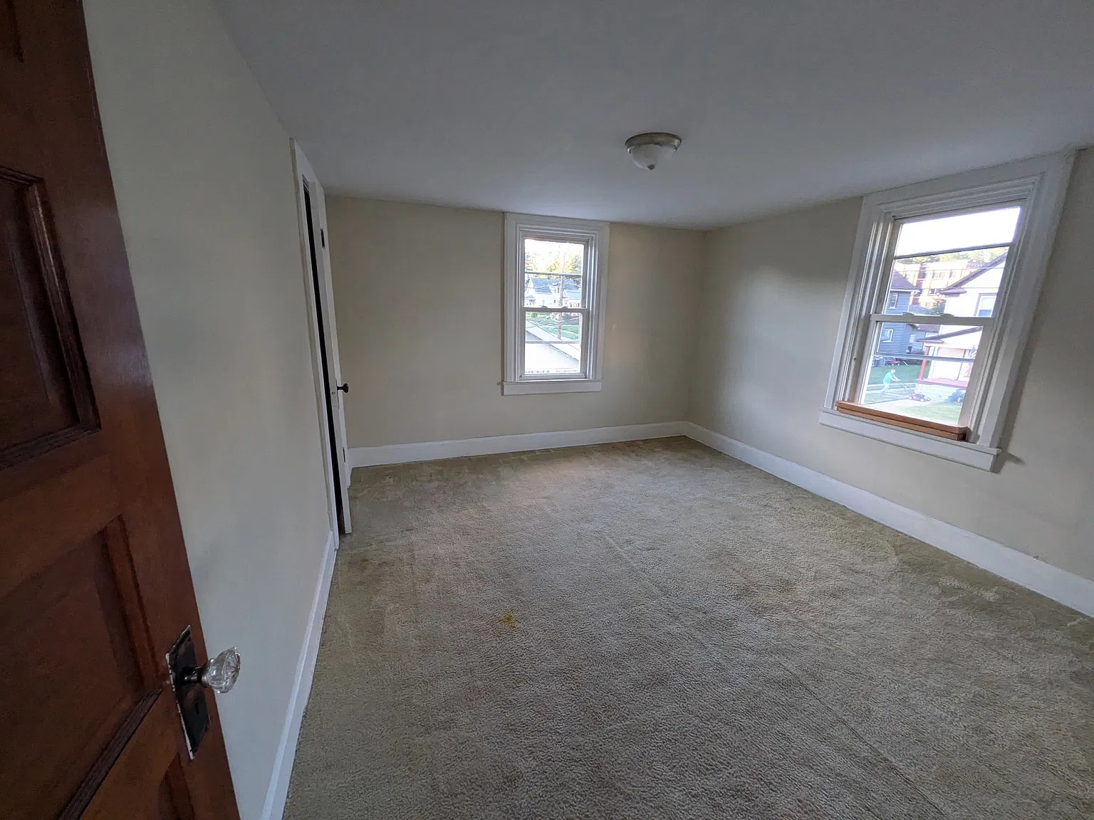 4 bed, 1296 sqft, $1,425 — Photo 3
