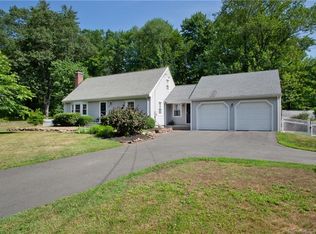 40 Old Meadow Plain Rd, Simsbury, CT 06070