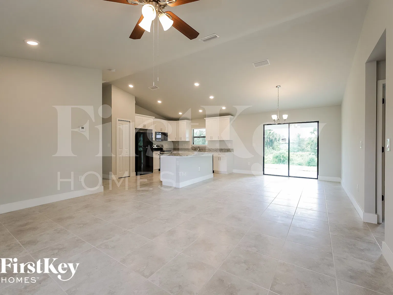 3 bed, 2.0 bath, 1519 sqft, $2,355 — Photo 4