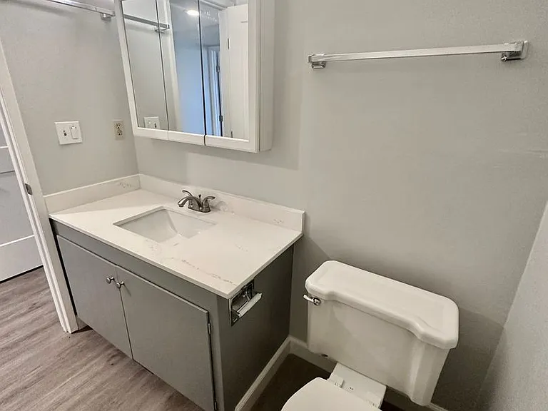 745 F St #2 — Photo 9