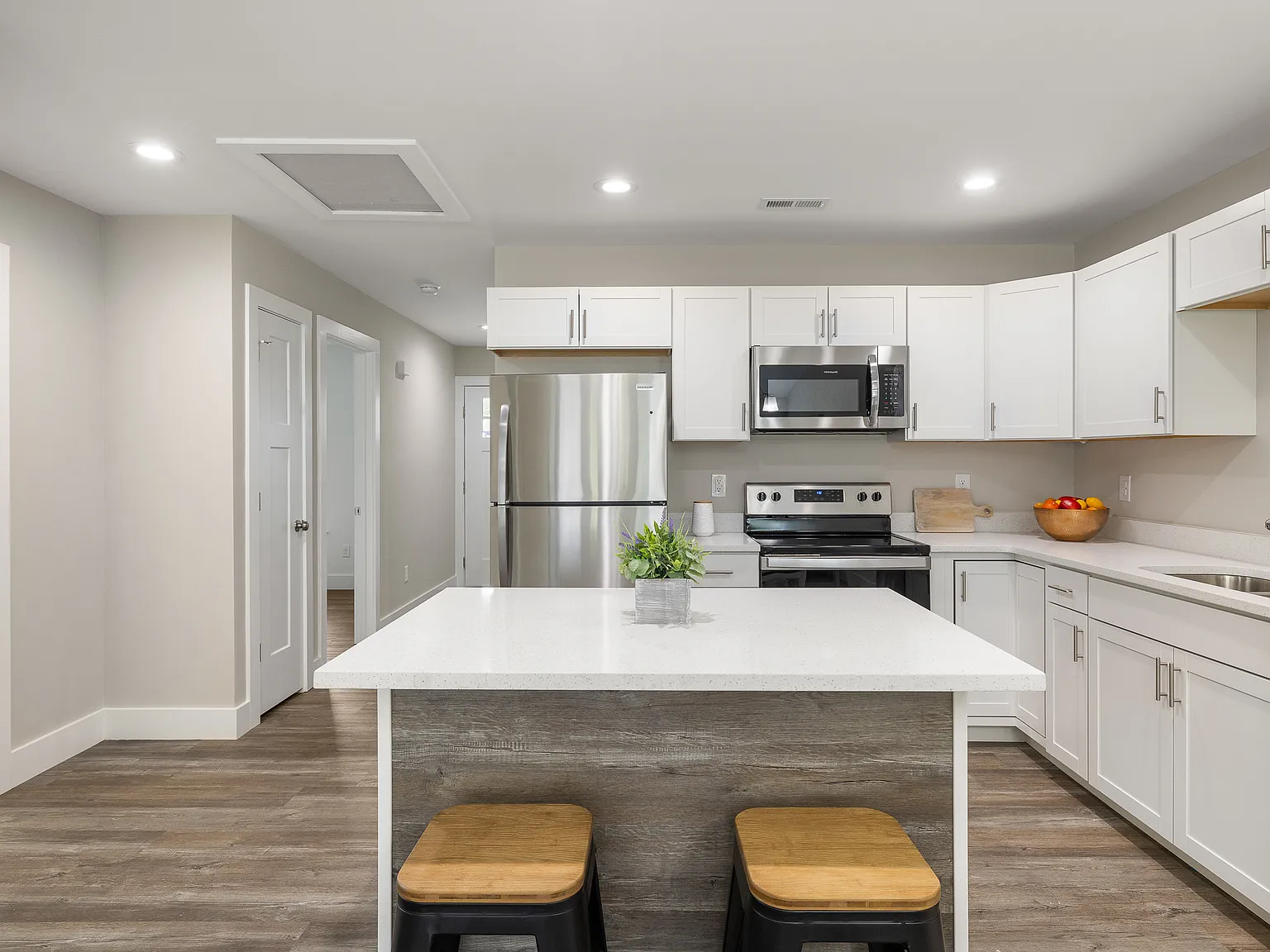 3 bed, 1217 sqft, $1,545 — Photo 2