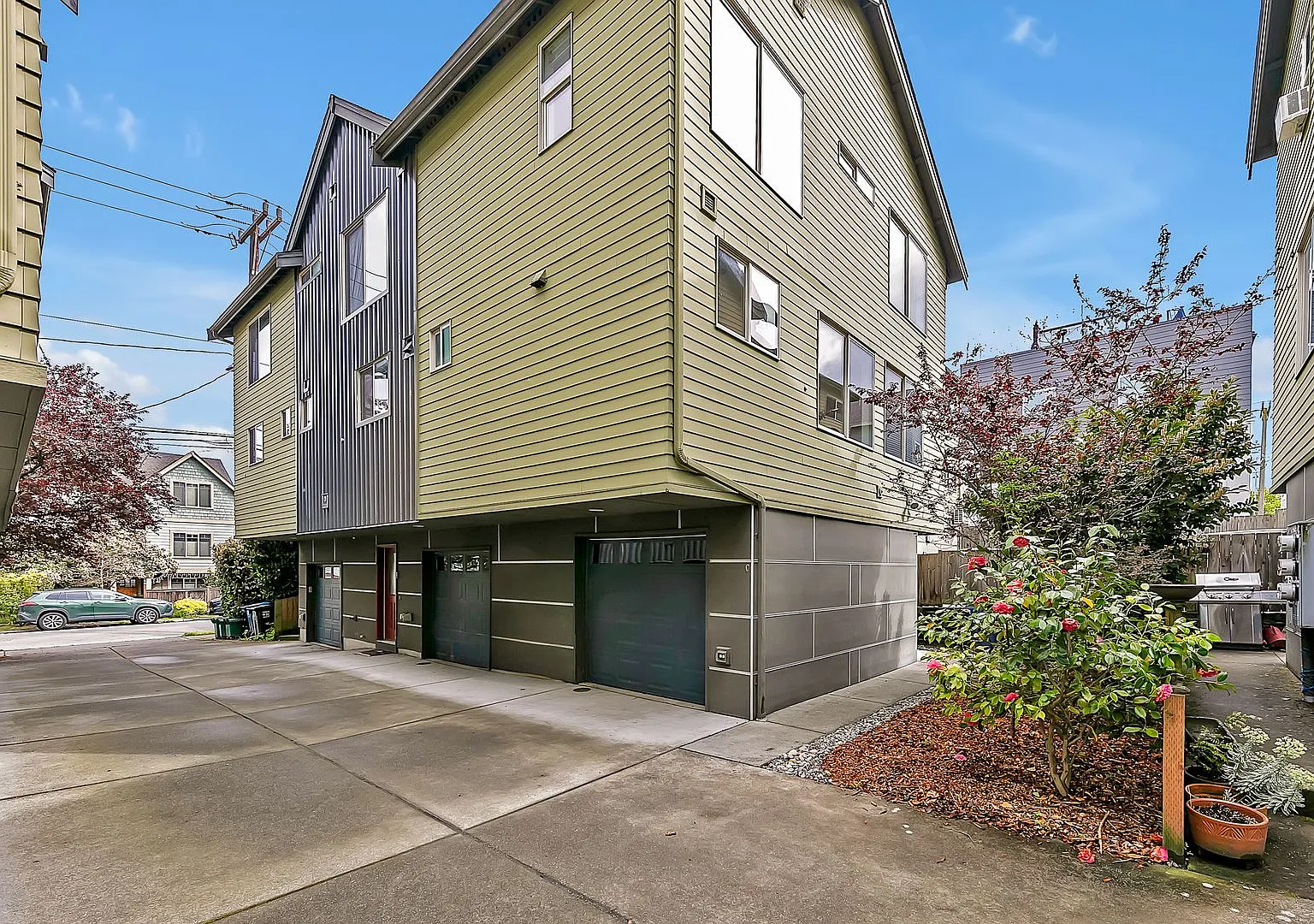 Cheery & Bright Columbia City Townhome — Photo 2