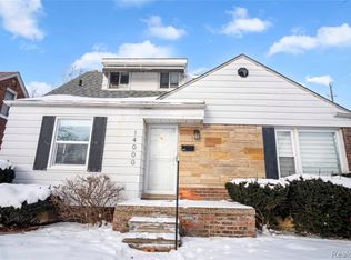 14000 Nadine St, Oak Park, MI 48237