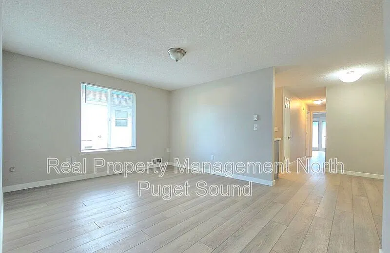 2 bed, 1.0 bath, 801 sqft, $1,750 — Photo 4