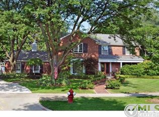 262 Lincoln Rd, Grosse Pointe, MI 48230