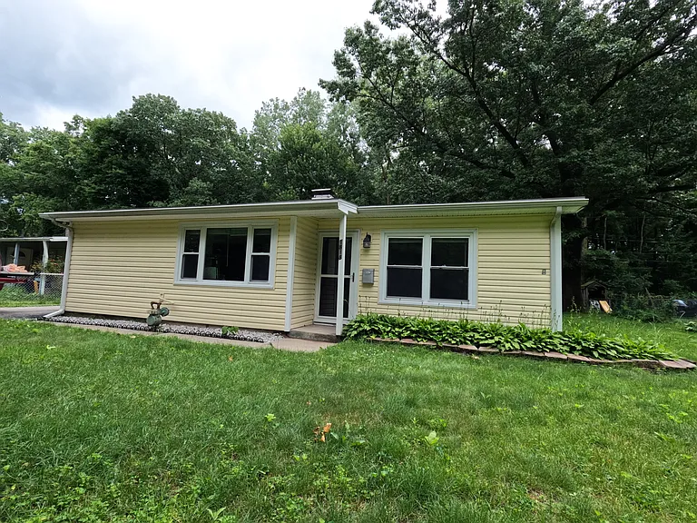 1818 Raynor Dr — Photo 1