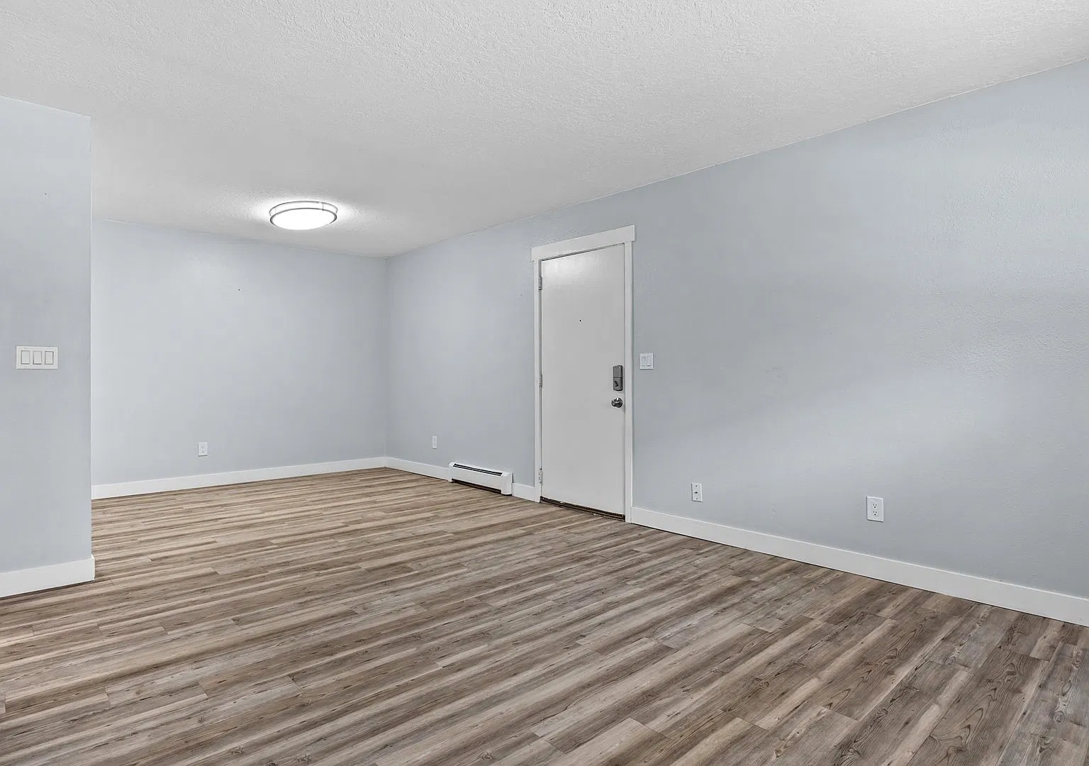 2 bed, 850 sqft, $1,400 — Photo 3