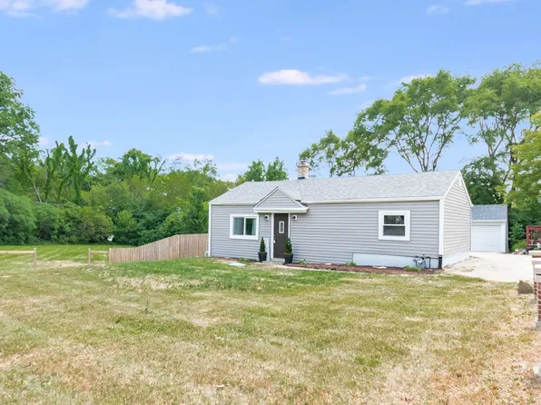 28W427 Donald Ave, West Chicago, IL 60185