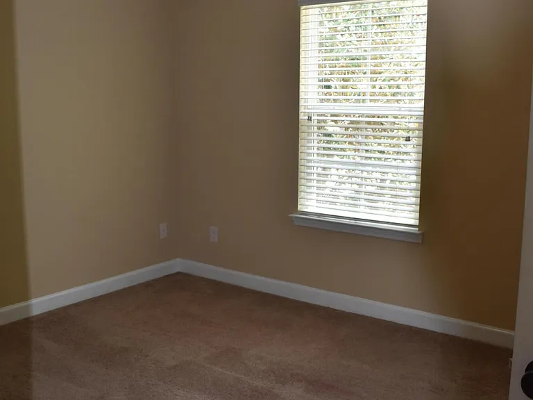 504 York Loop — Photo 7
