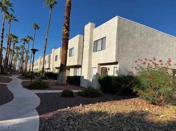 2695 Aracatuba Ave, Las Vegas, NV 89121